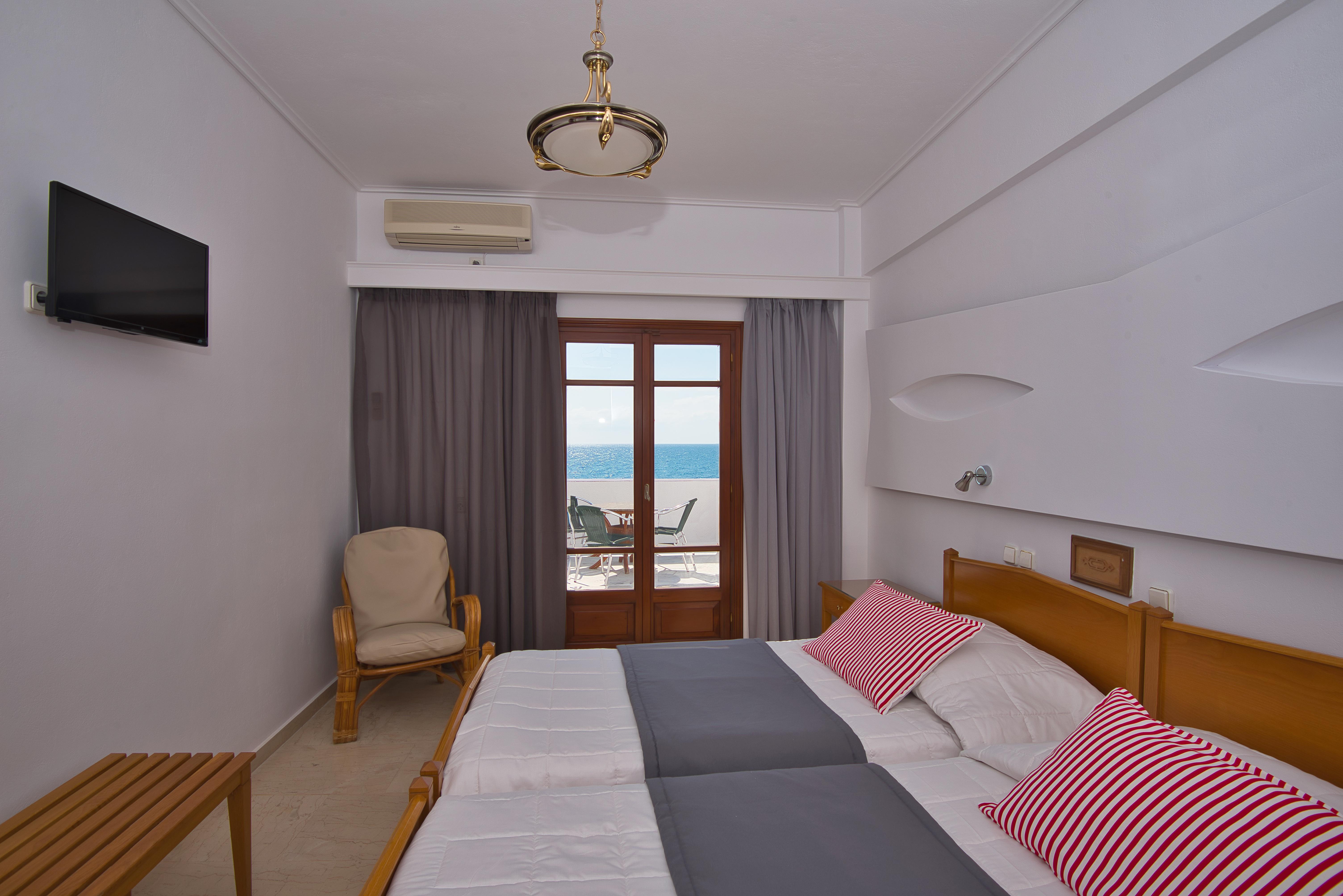 Irini'S Rooms Fteoura Kamari  Exterior photo