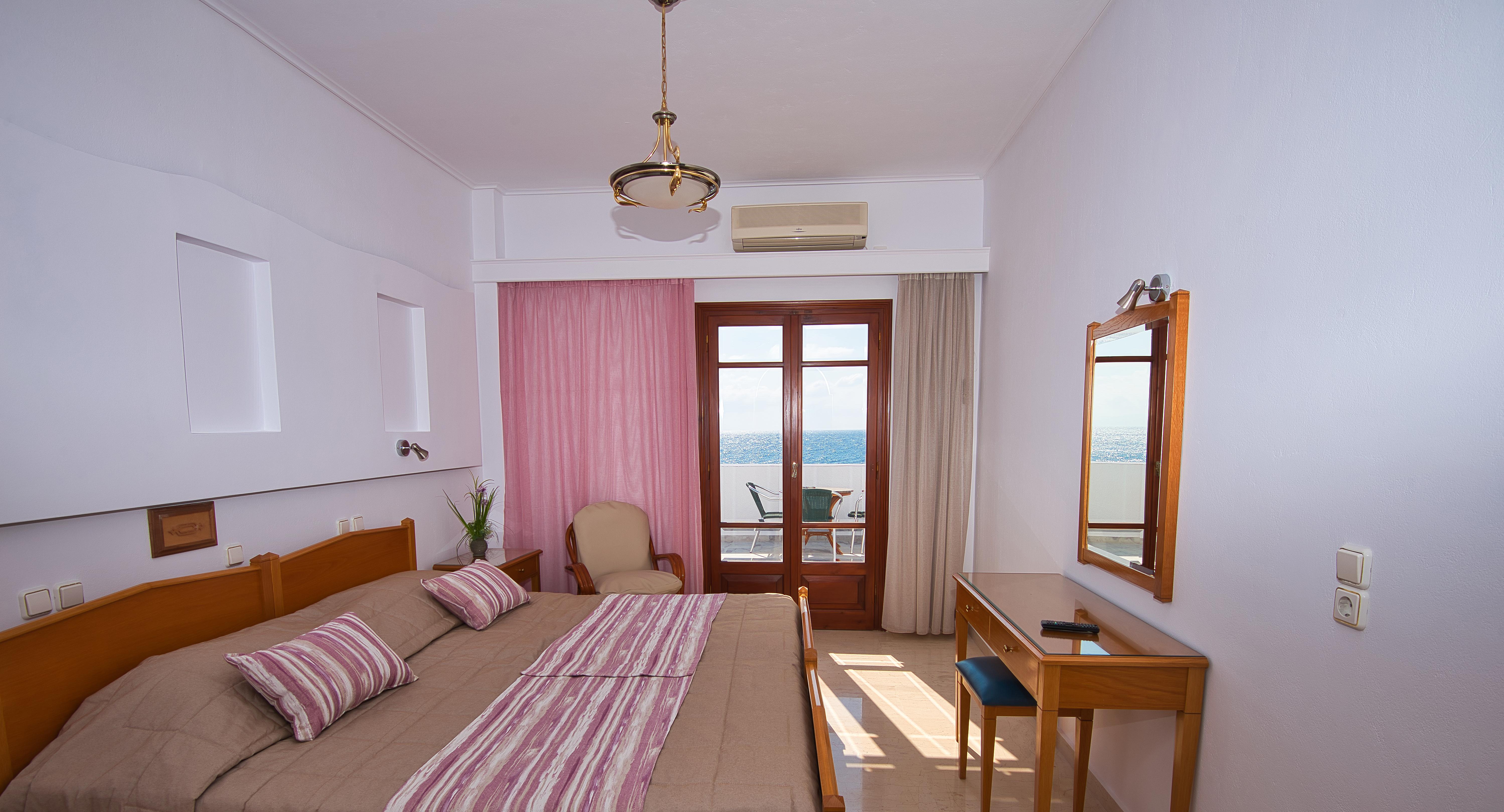 Irini'S Rooms Fteoura Kamari  Exterior photo