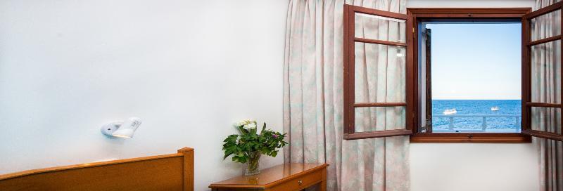 Irini'S Rooms Fteoura Kamari  Exterior photo