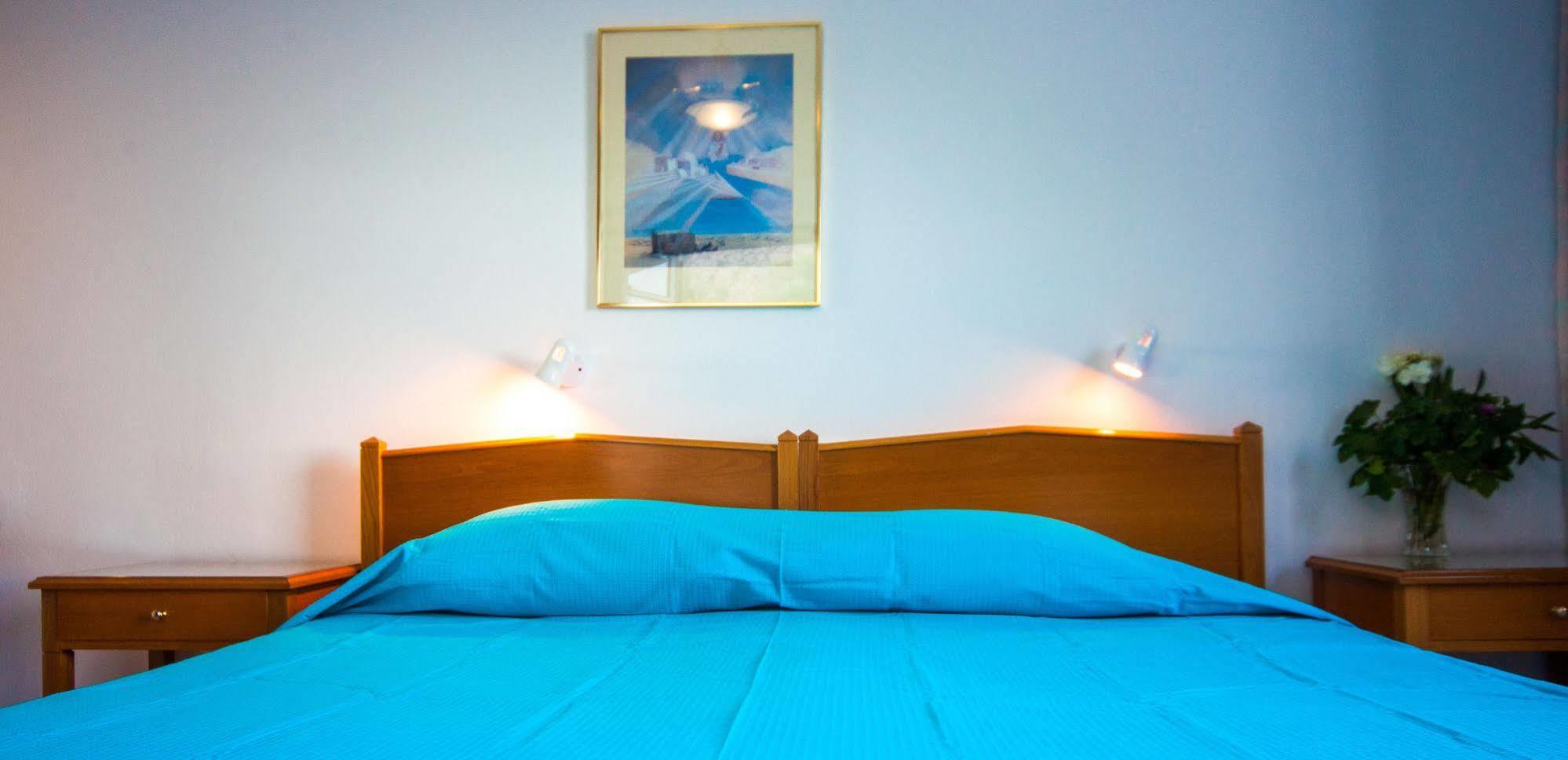 Irini'S Rooms Fteoura Kamari  Exterior photo