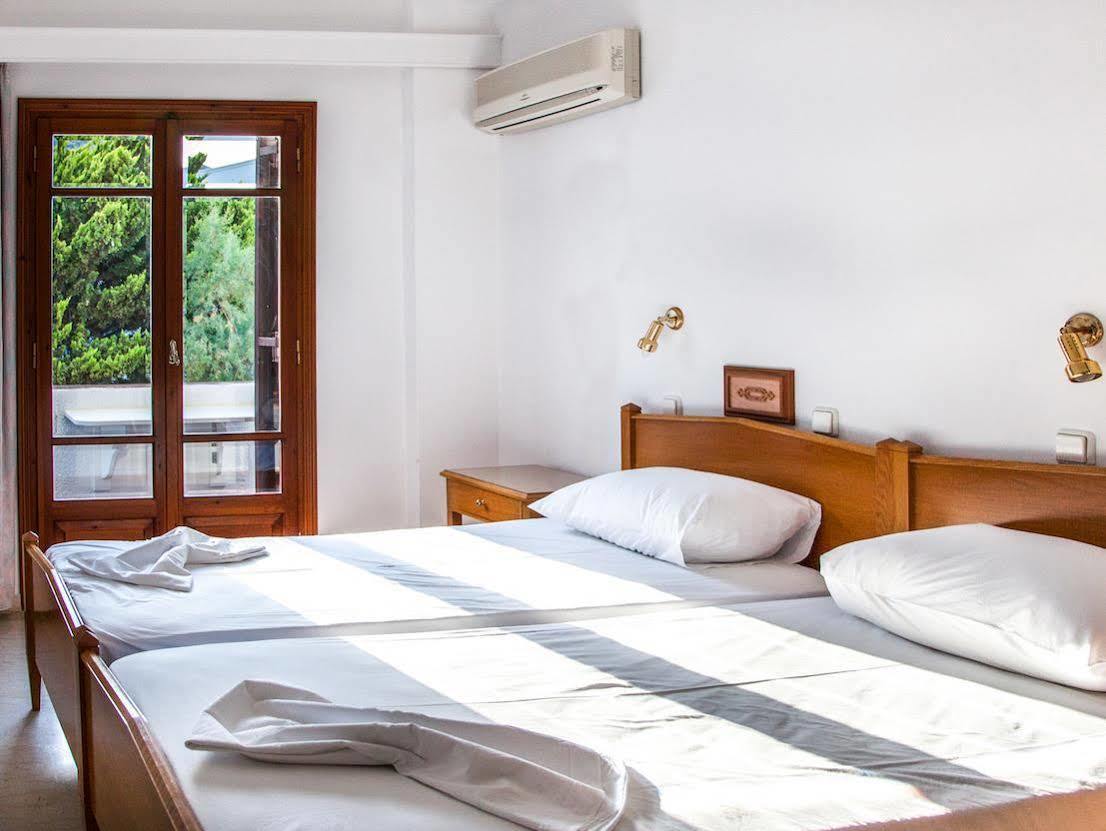 Irini'S Rooms Fteoura Kamari  Exterior photo