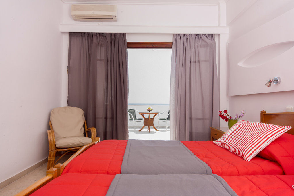 Irini'S Rooms Fteoura Kamari  Exterior photo